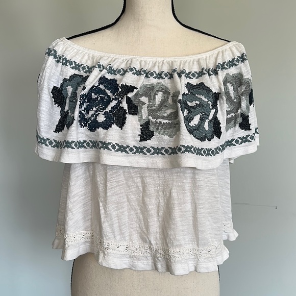 Free People Tops - * FREE PEOPLE Navy Floral Top